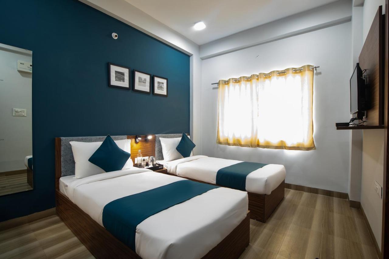 Hotel Ballfin Indore インドール エクステリア 写真