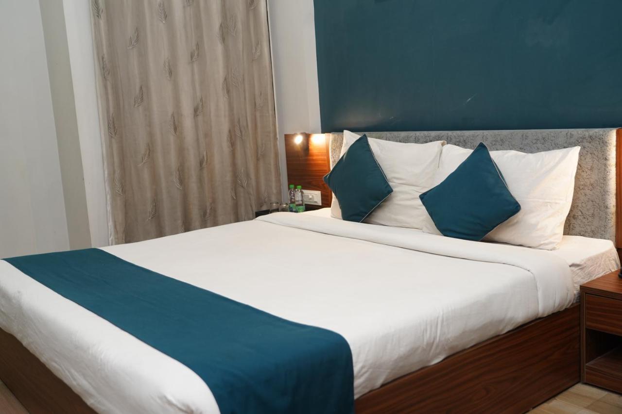 Hotel Ballfin Indore インドール エクステリア 写真