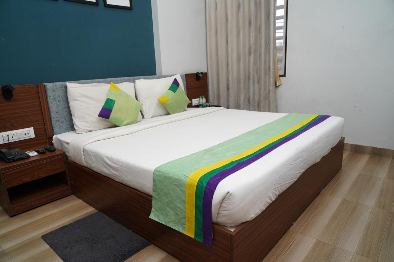 Hotel Ballfin Indore インドール エクステリア 写真
